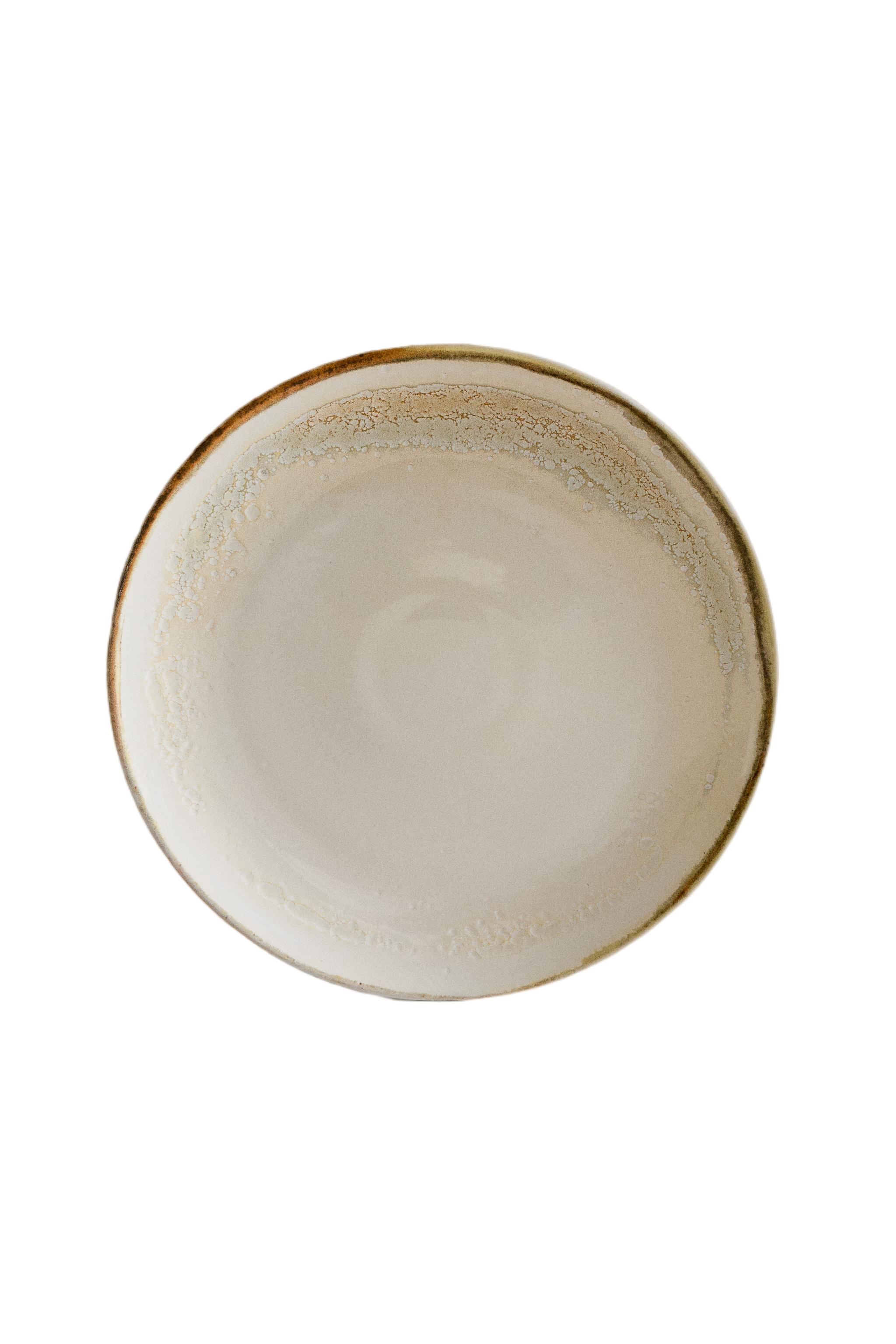 ROUND STONEWARE SERVING DISH